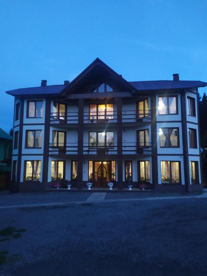 Zustrizh U Leva Hotel Pilipets Eksteriør billede